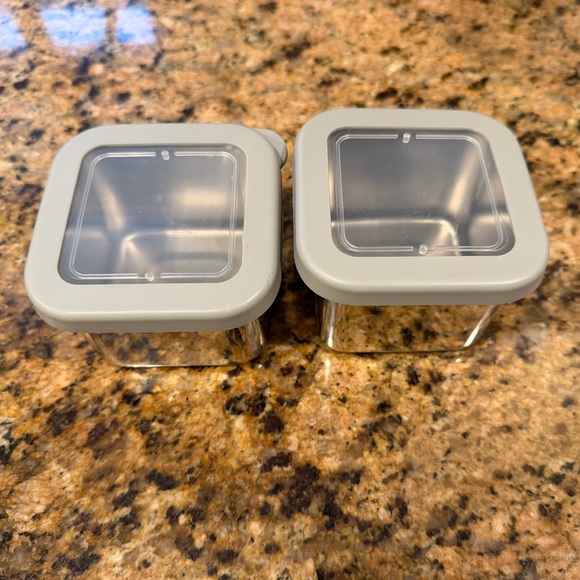 Gray Square Food Containers - Picture 1 of 2